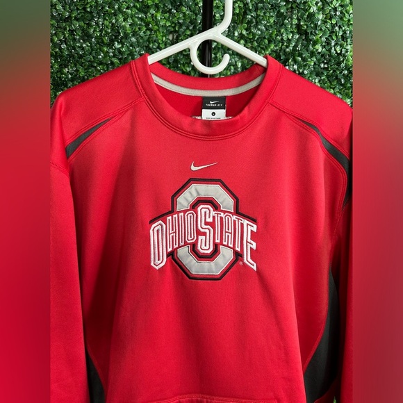 Men’s Nike Ohio State Buckeyes Therma-Fit Pullover - Picture 3 of 11